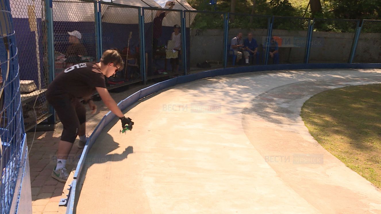 В Брянске стартовало Первенство России по автомодельному спорту