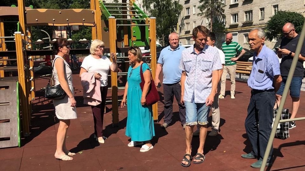 В Брянске отремонтировали двор по улице 3-го Интернационала