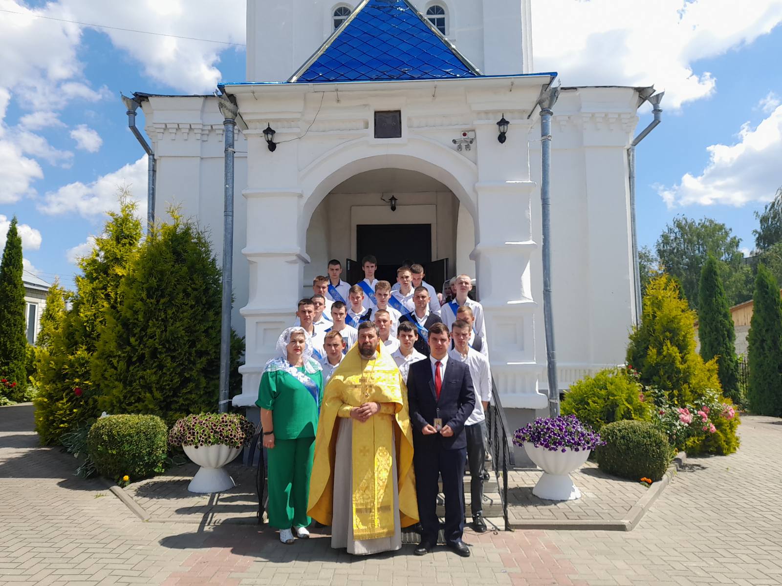 Благословение на воинское служение выпускников Суражского промышленно-аграрного техникума