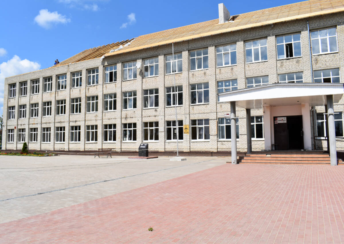 В брянской Клетне продолжается капитальный ремонт школы №1