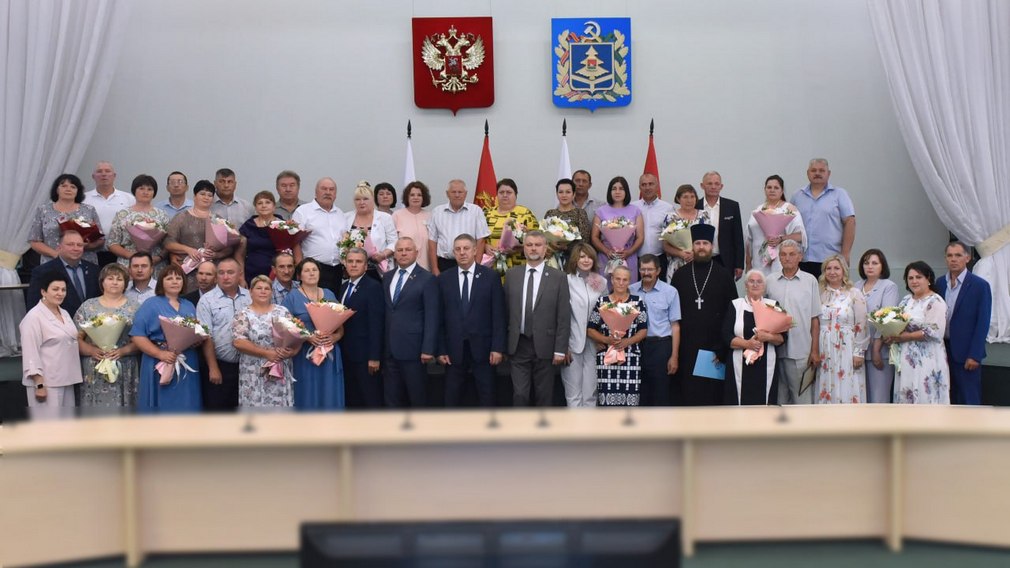 В Год семьи на Брянщине 56 семейных пар удостоены высокой награды