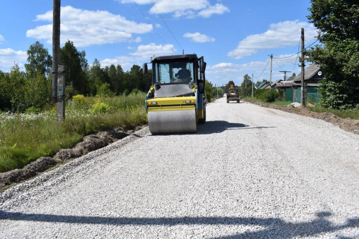 В Клетне Брянской области идет строительство дороги по улице Вокзальной