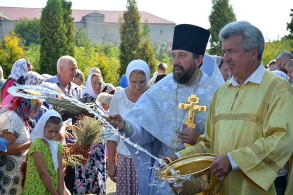 В храме в честь Благовещения Пресвятой Богородицы  торжественно встретили Преображение Господа Бога и Спаса нашего Иисуса Христа — Яблочный Спас
