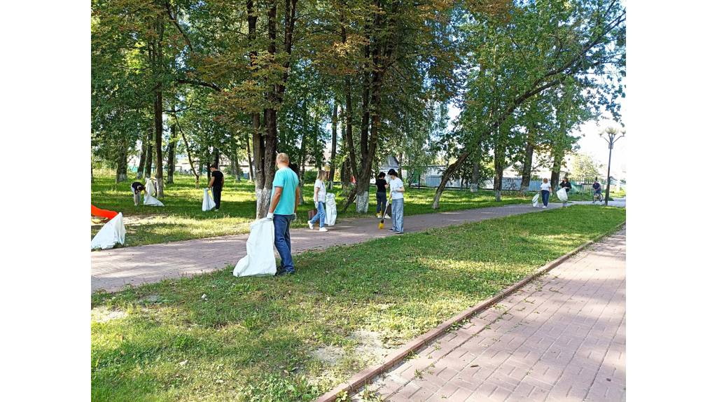 Общеобластной субботник сегодня проходит в Брянске