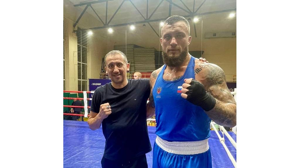 Чемпионат ЦФО выиграл брянский боксер Артем Никитцов