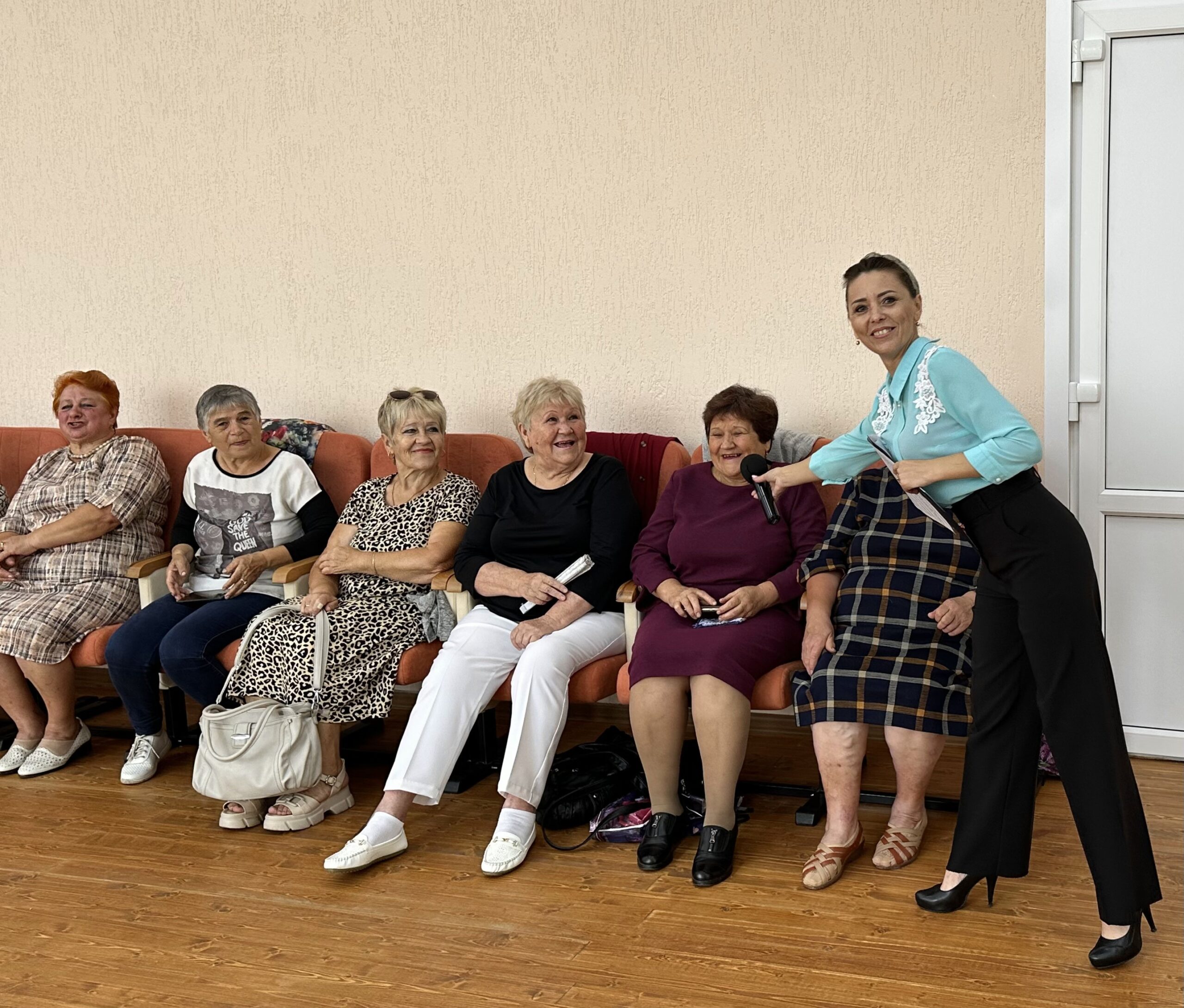 В Суражском районном Центре культуры прошла ретро-вечеринка