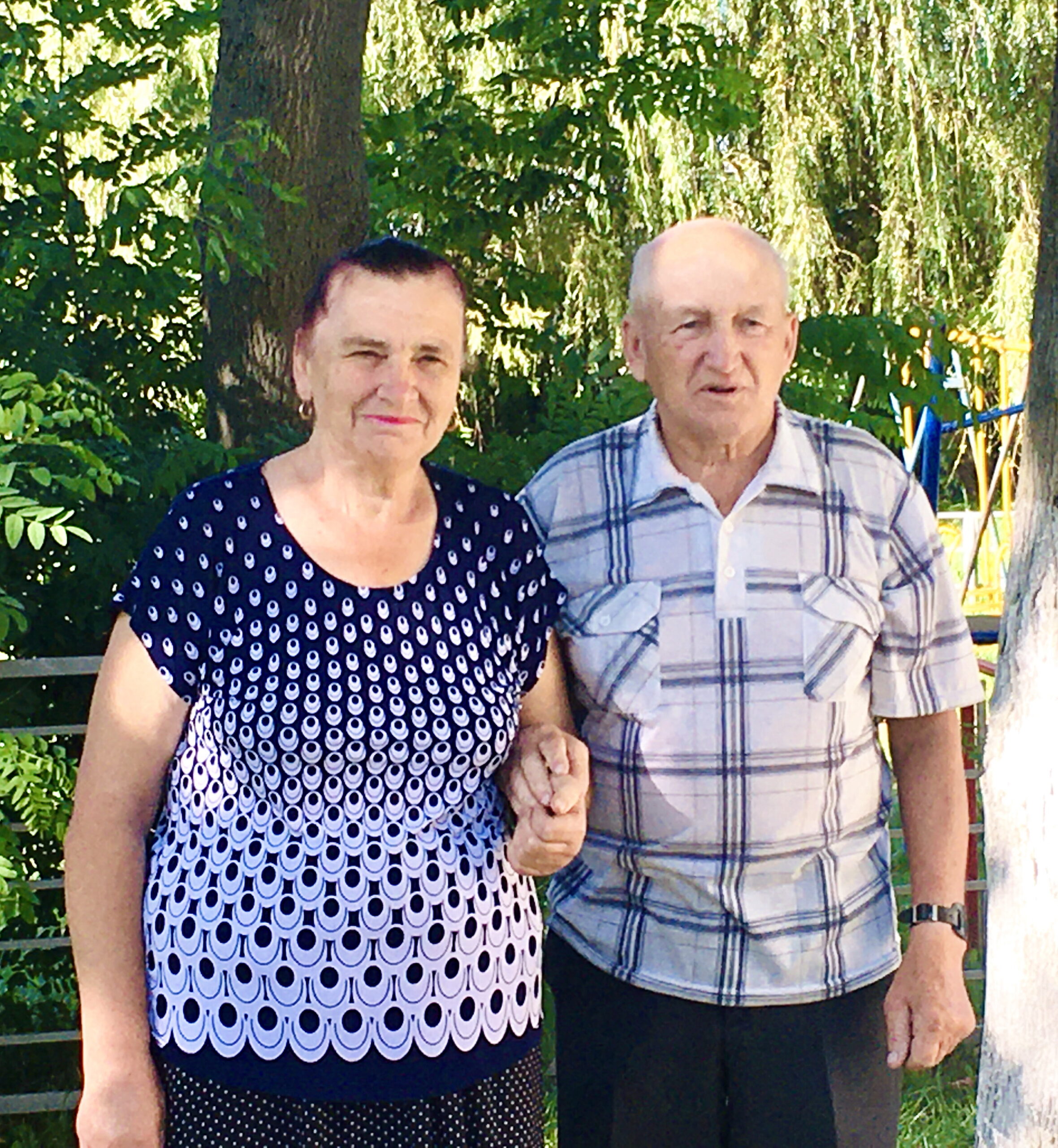 Золотые юбиляры семейной жизни пришли вместе на выборы