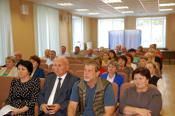 Состоялось первое заседание Суражского районного Совета народных депутатов 7 созыва