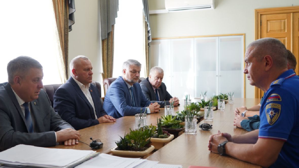 Губернатору Александру Богомазу представили нового начальника брянского МЧС