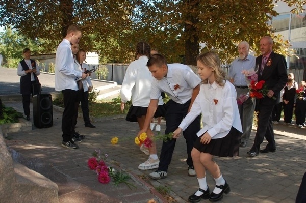 Митинг, посвящённый 81-й годовщине освобождения Брянщины от немецко-фашистских захватчиков, провели в Суражской школе №2