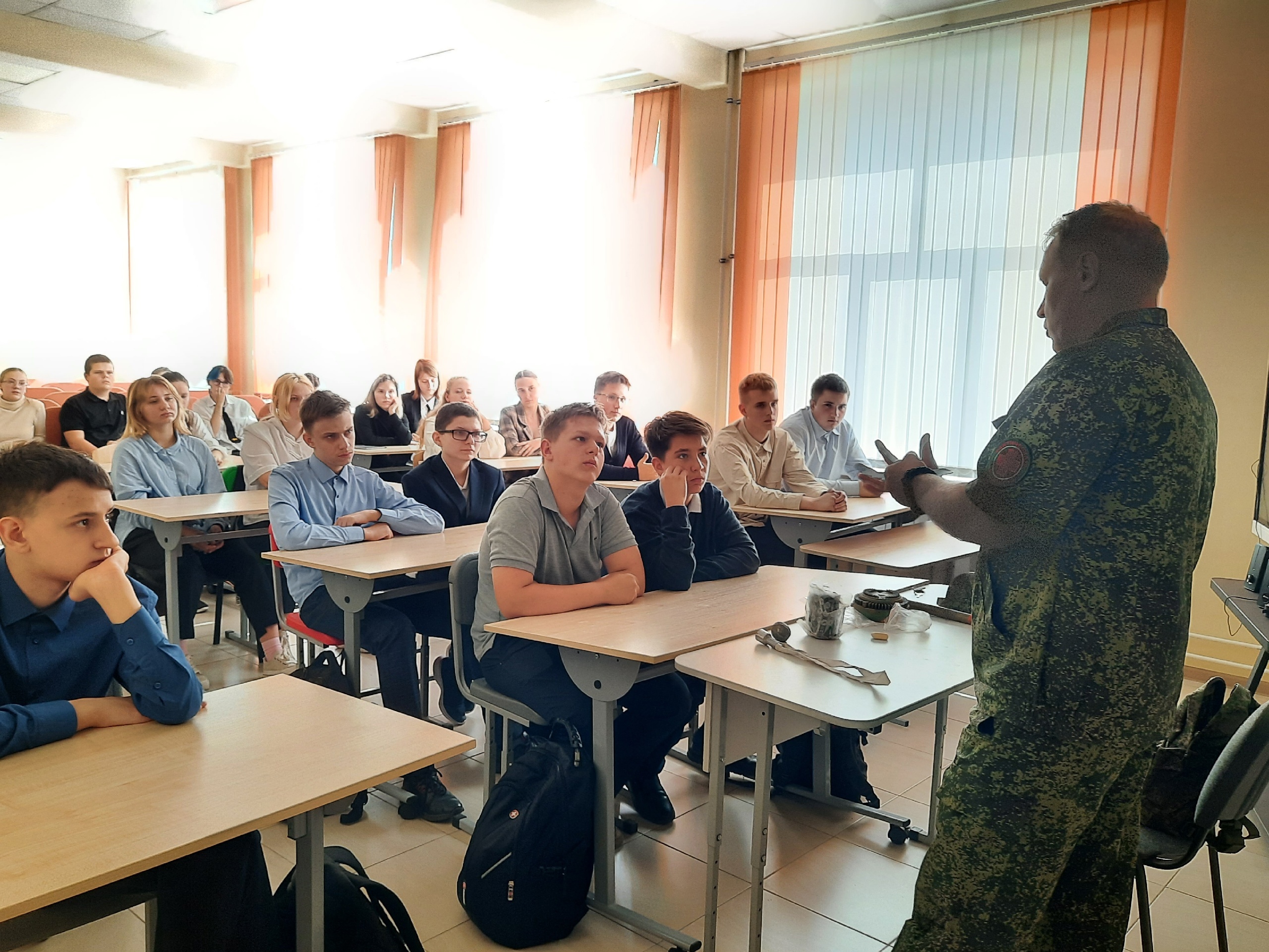 В Суражской школе №3 состоялась интересная встреча с участником СВО