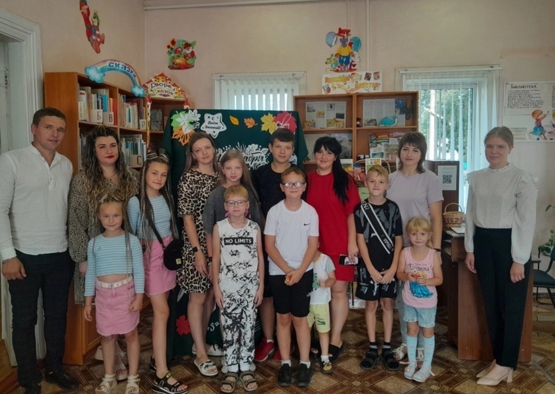 В «Суражской городской детской библиотеке» прошёл праздник «Мы теперь не просто дети, мы теперь ученики»