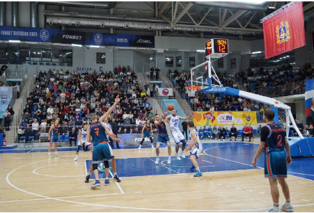 Состоялось торжественное открытие Чемпионата России по баскетболу высшей лиги среди мужских команд, который проходит во Дворце единоборств имени Артема Осипенко