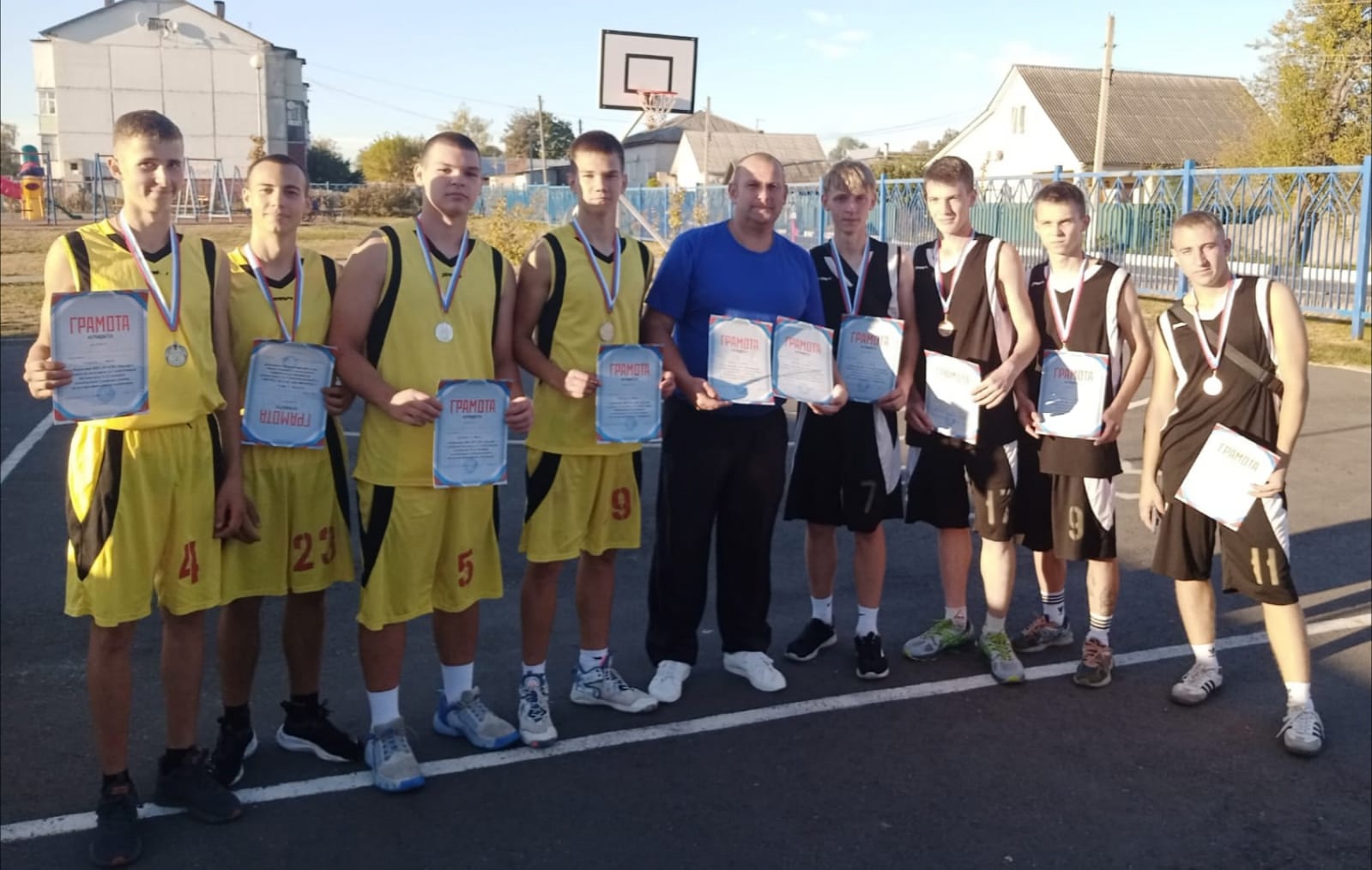 В спортивной школе «Триумф» прошел традиционный турнир по баскетболу 3х3 среди юношей