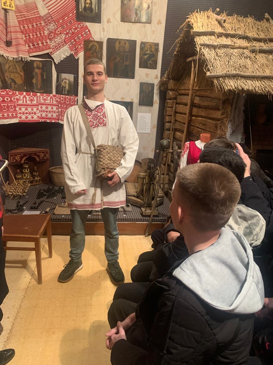 В Суражском краеведческом музее побывали студенты промышленно-аграрного техникума