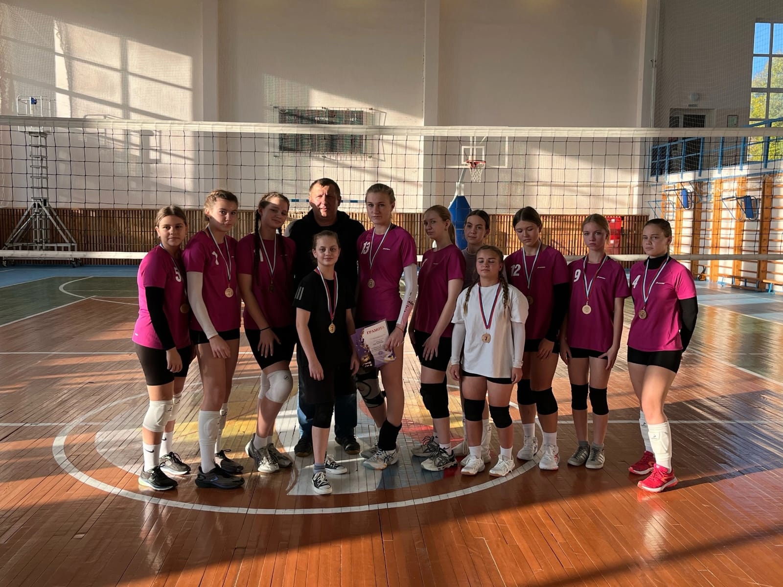 Команда Суражского района приняла участие в соревновании по волейболу