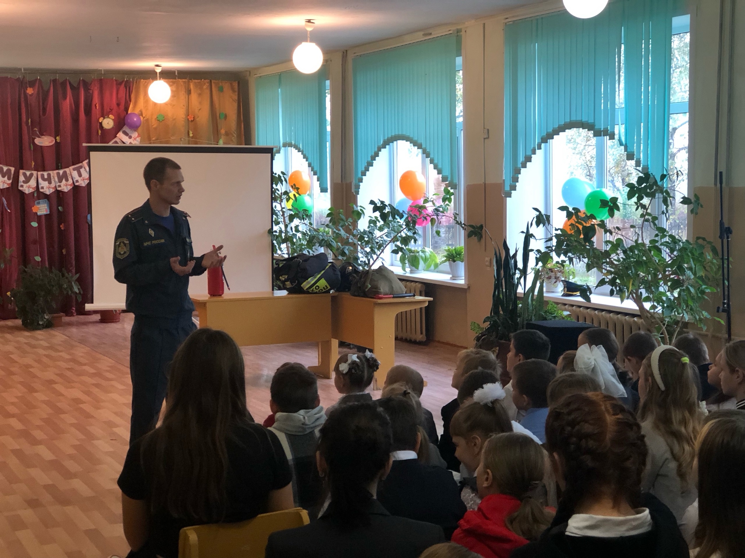 В Душатинской школе Суражского района  состоялся Всероссийский урок, посвящённый Дню Гражданской обороны РФ