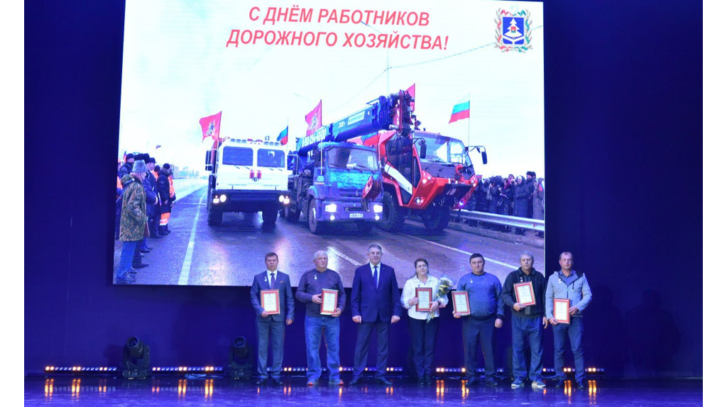 Губернатор Александр Богомаз поблагодарил дорожников за возведение оборонительных сооружений 