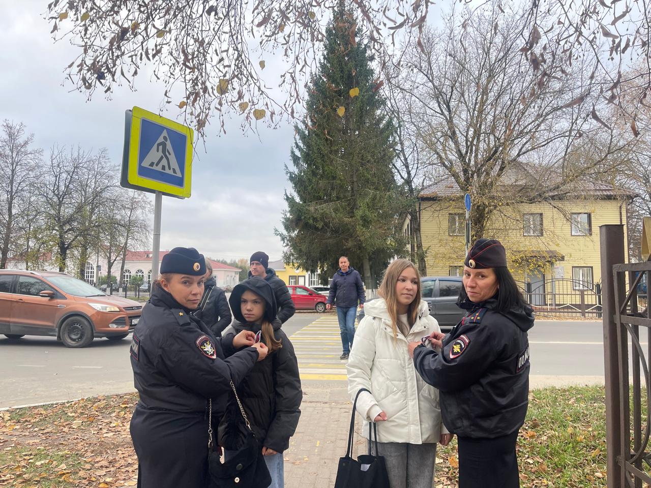 В Унече транспортные полицейские провели для учащихся городской школы игру-викторину «Моя Россия»