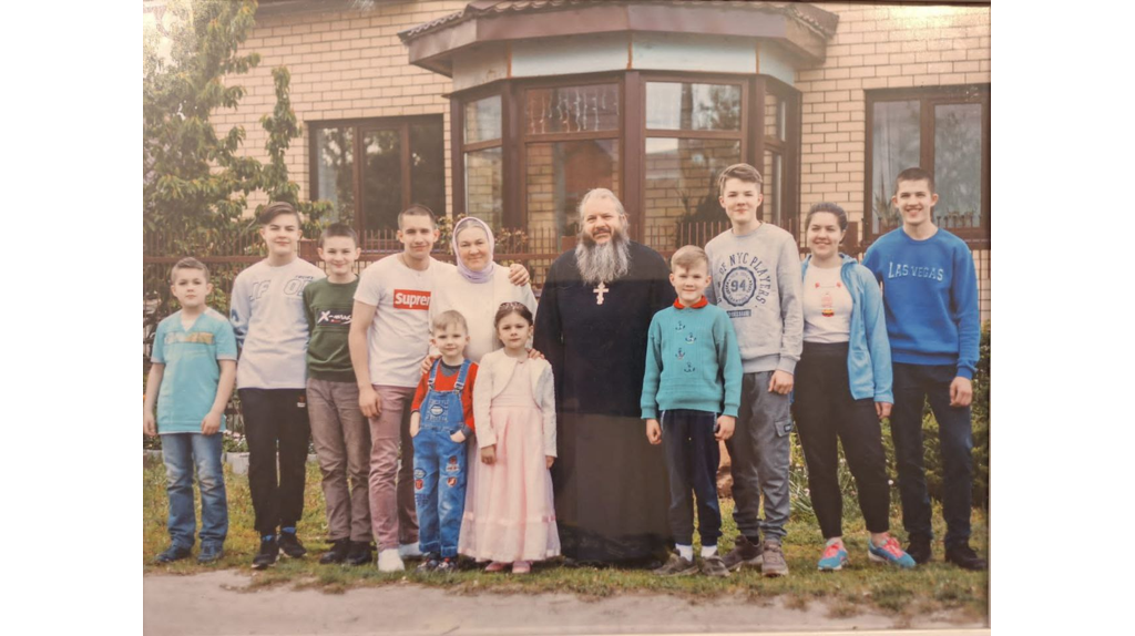 К празднику Матери: секрет благополучия Ирины Ляпченковой, которая растит десятерых детей