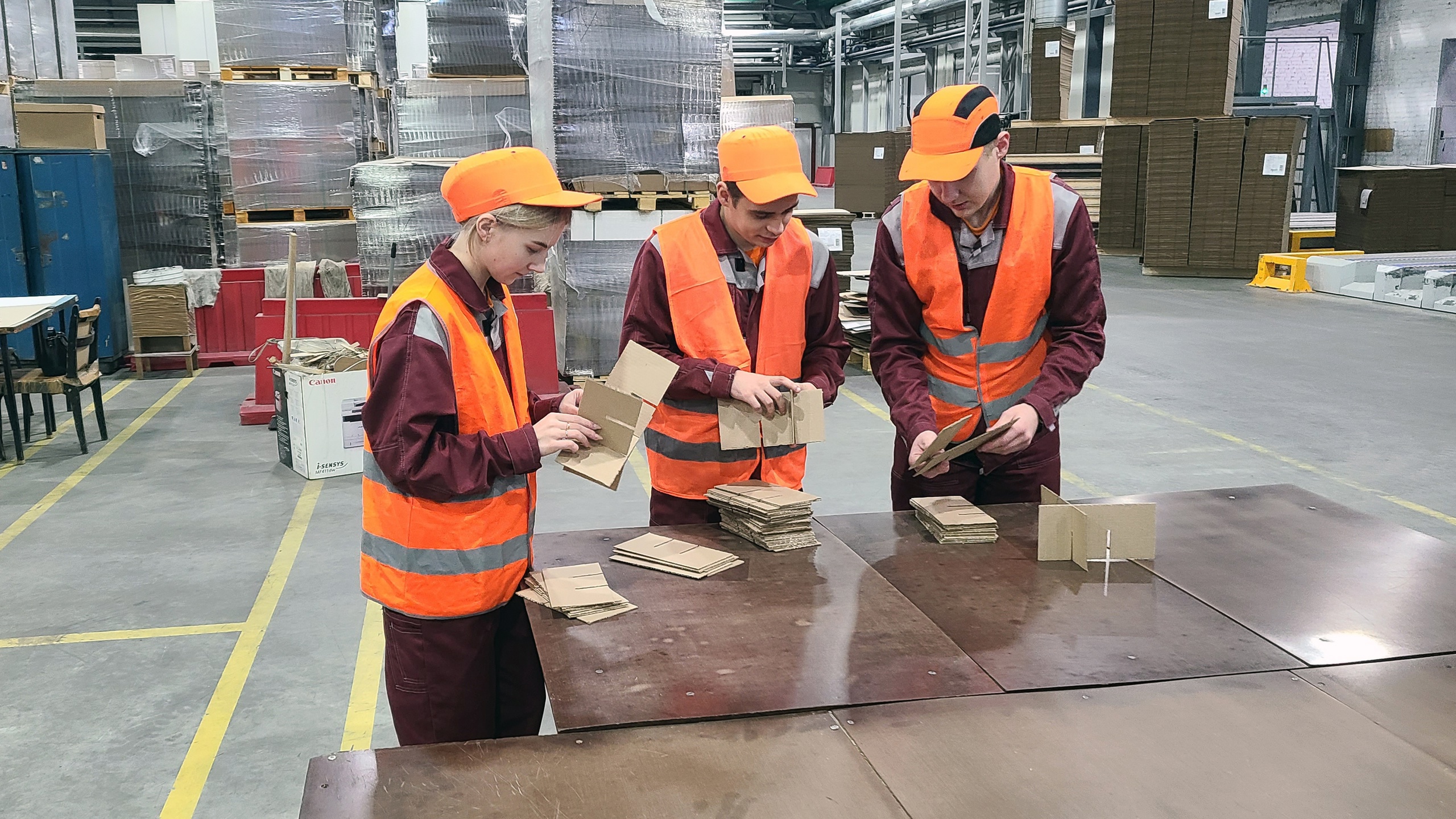 Студенты СПАТа проходят производственную практику в цехах АО «Пролетарий»