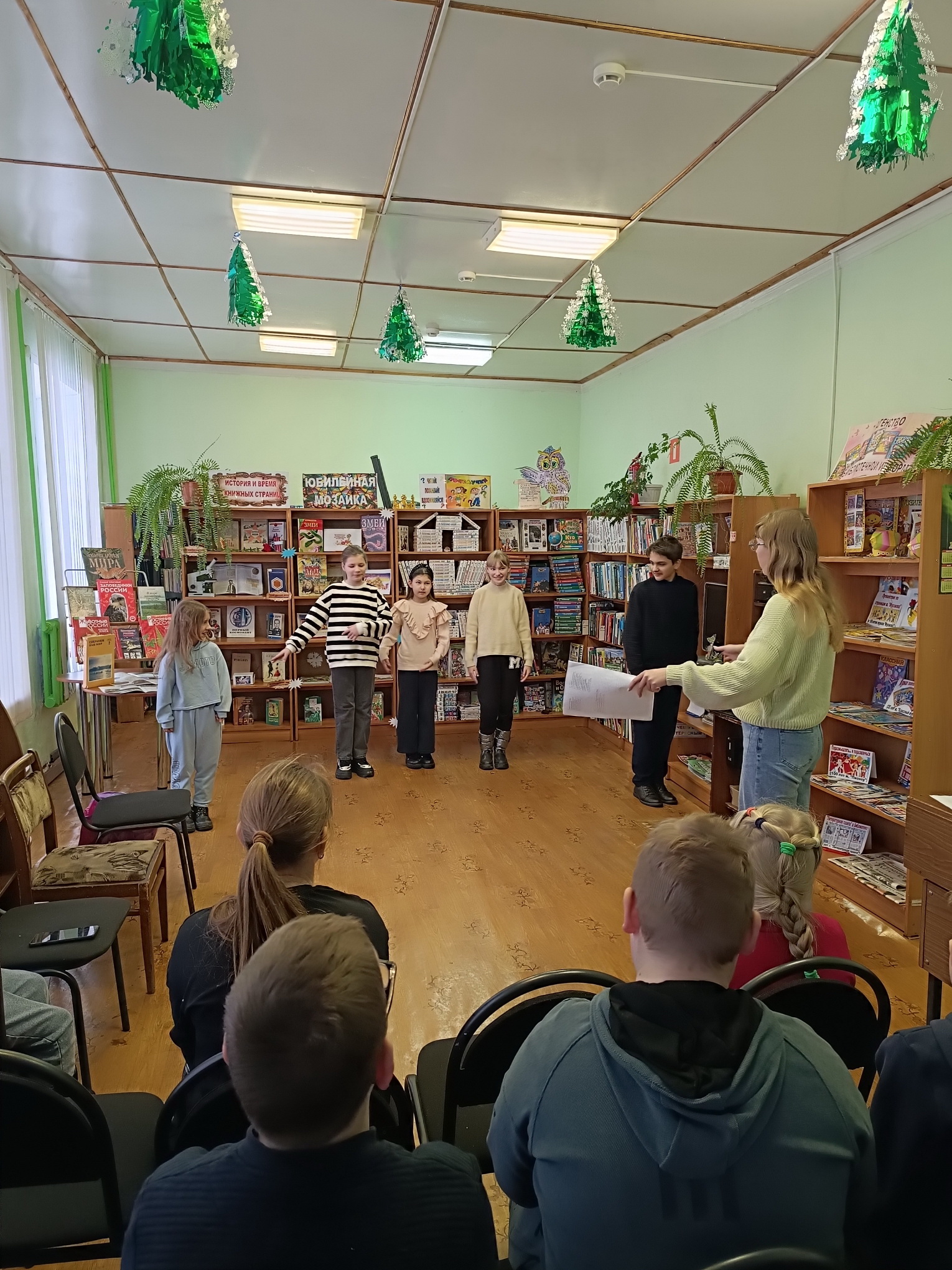 Тепло и радушно прошел праздник «Тайны Рождественского Чуда» в Суражской городской детской библиотеке