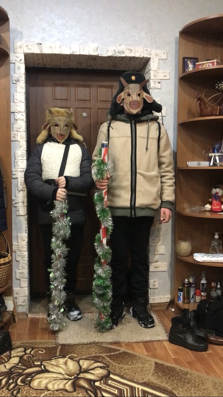 Калинковскую сельскую библиотеку Суражского района посетили необычные гости-ряженые: «козы»