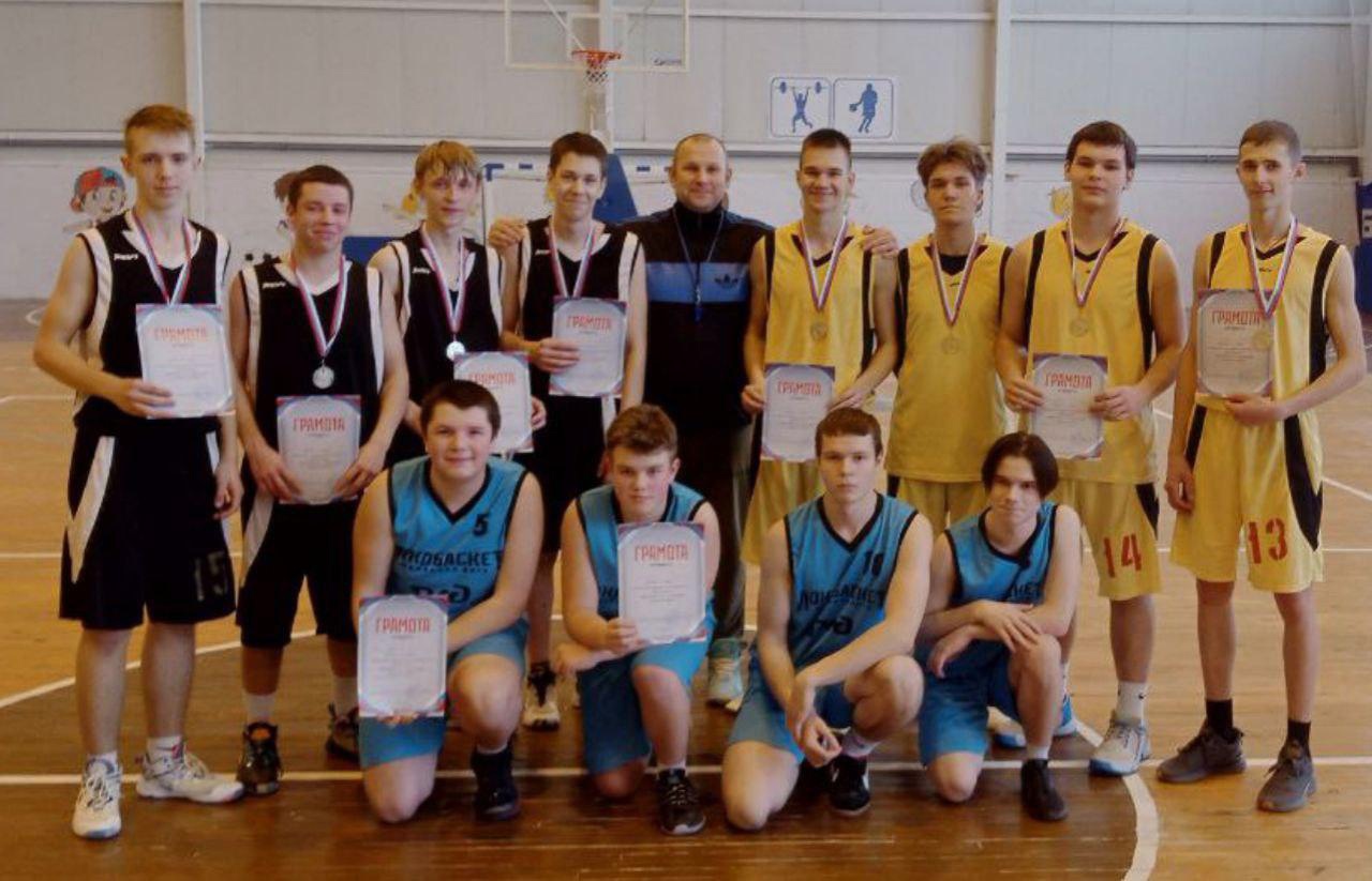 В ФОК «Триумф» прошёл новогодний турнир по баскетболу среди юношей образовательных организаций Суражского района