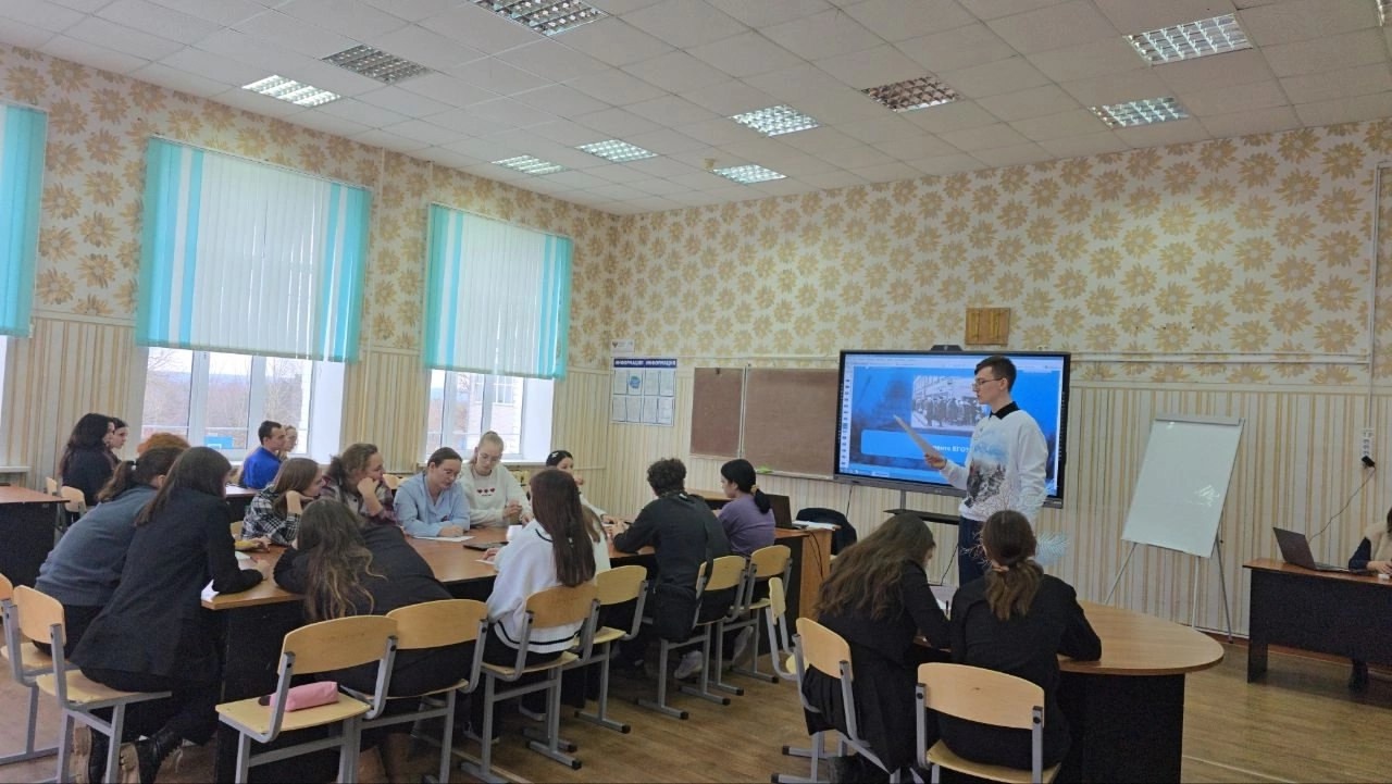 Интеллектуальная игра «Блокада Ленинграда» прошла в Суражском педколледже