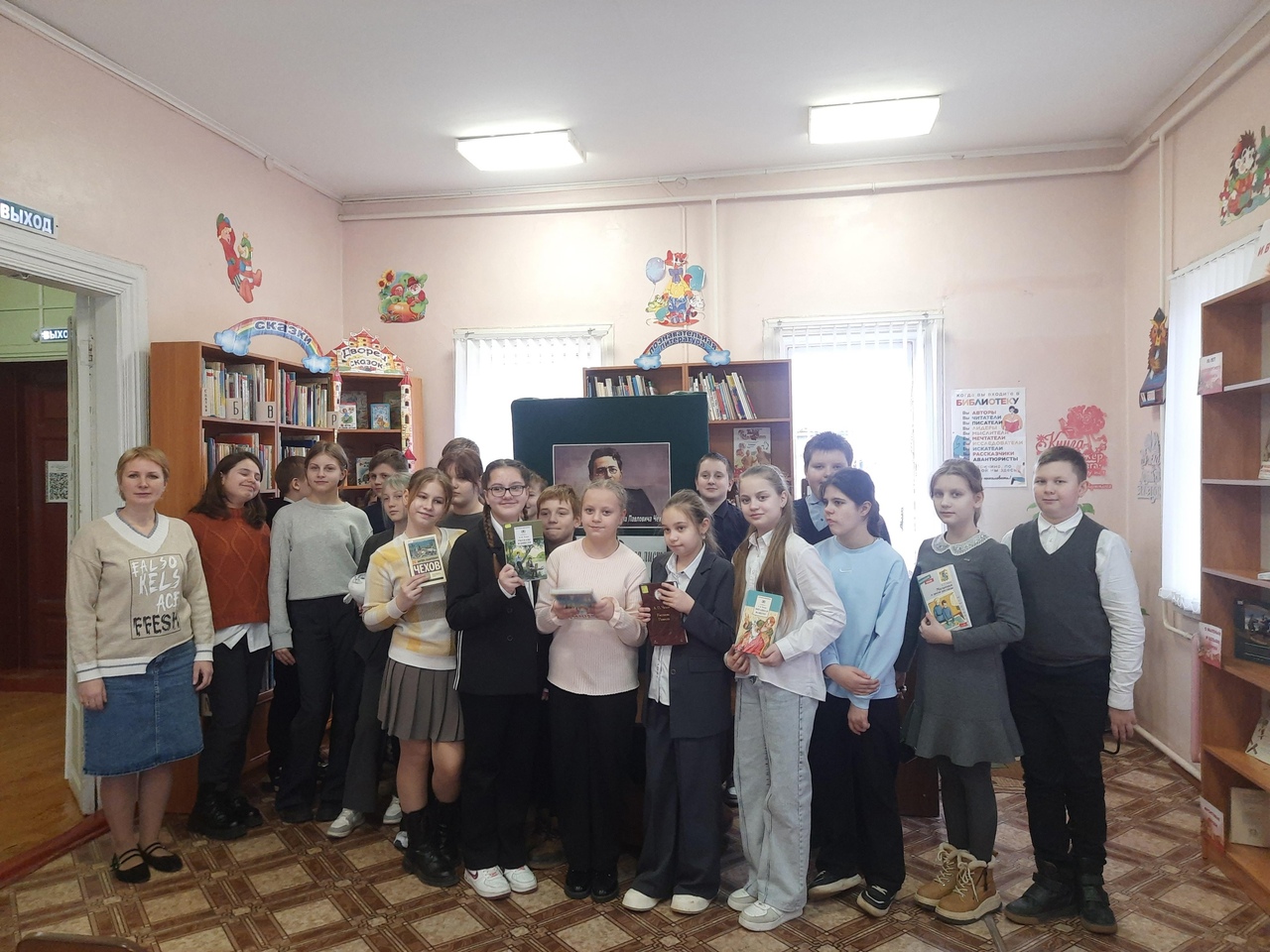 В Суражской городской детской библиотеке прошло мероприятие «Страницы Чехова листая»