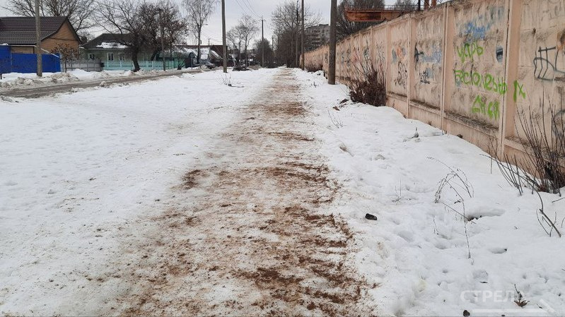 В Брянске за одни сутки работники дорожной службы использовали 245 кубических метров смеси песка и соли