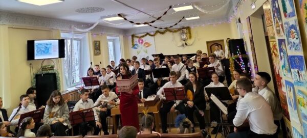 Благотворительный концерт-ярмарка прошел в Карачевской ДШИ им.В.Ф.Кольцова