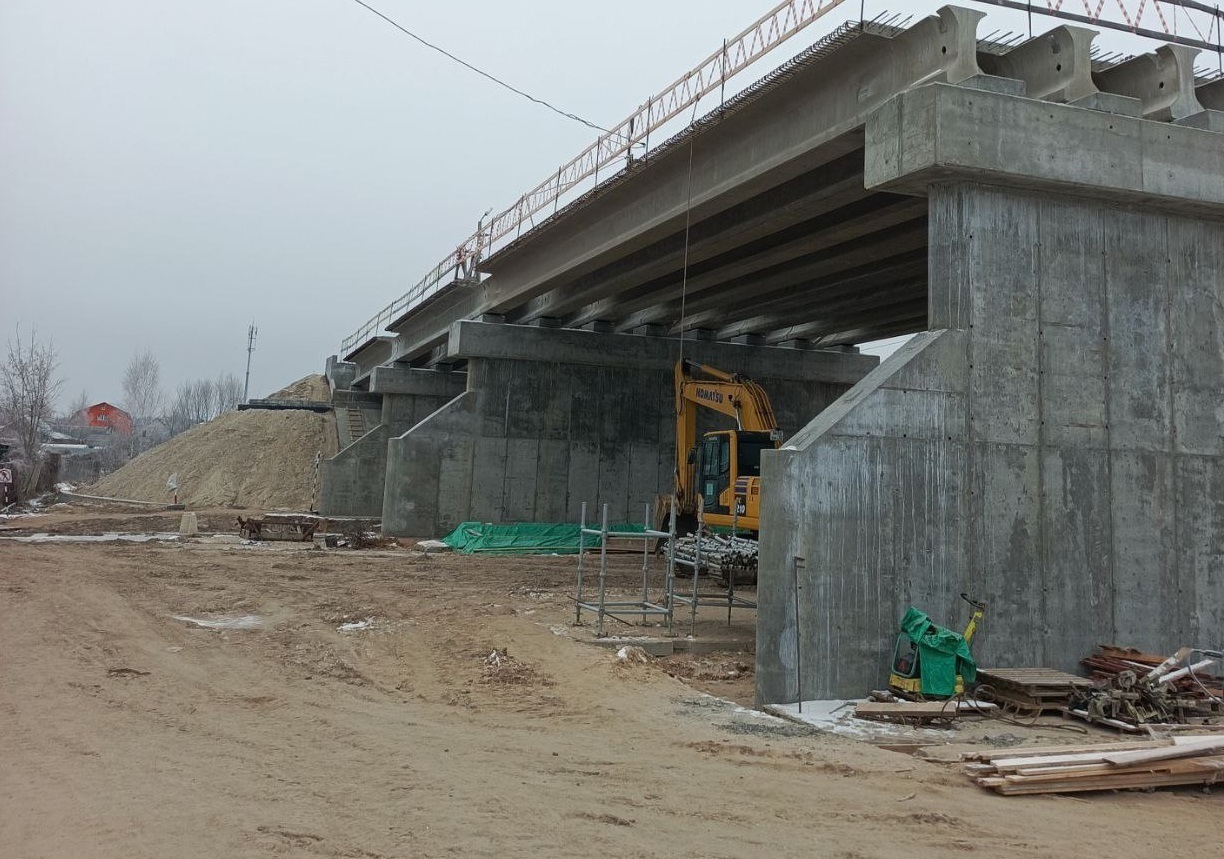 В Унече Брянской области продолжается капремонт путепровода, проходящего над железнодорожными путями