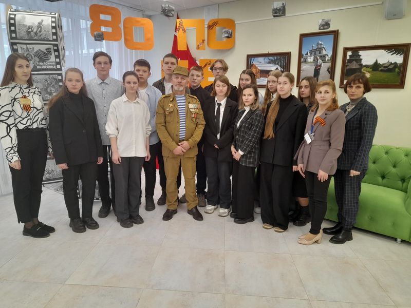  В Суражской районной библиотеке прошел  час  памяти «Афганистан — наша память и боль»