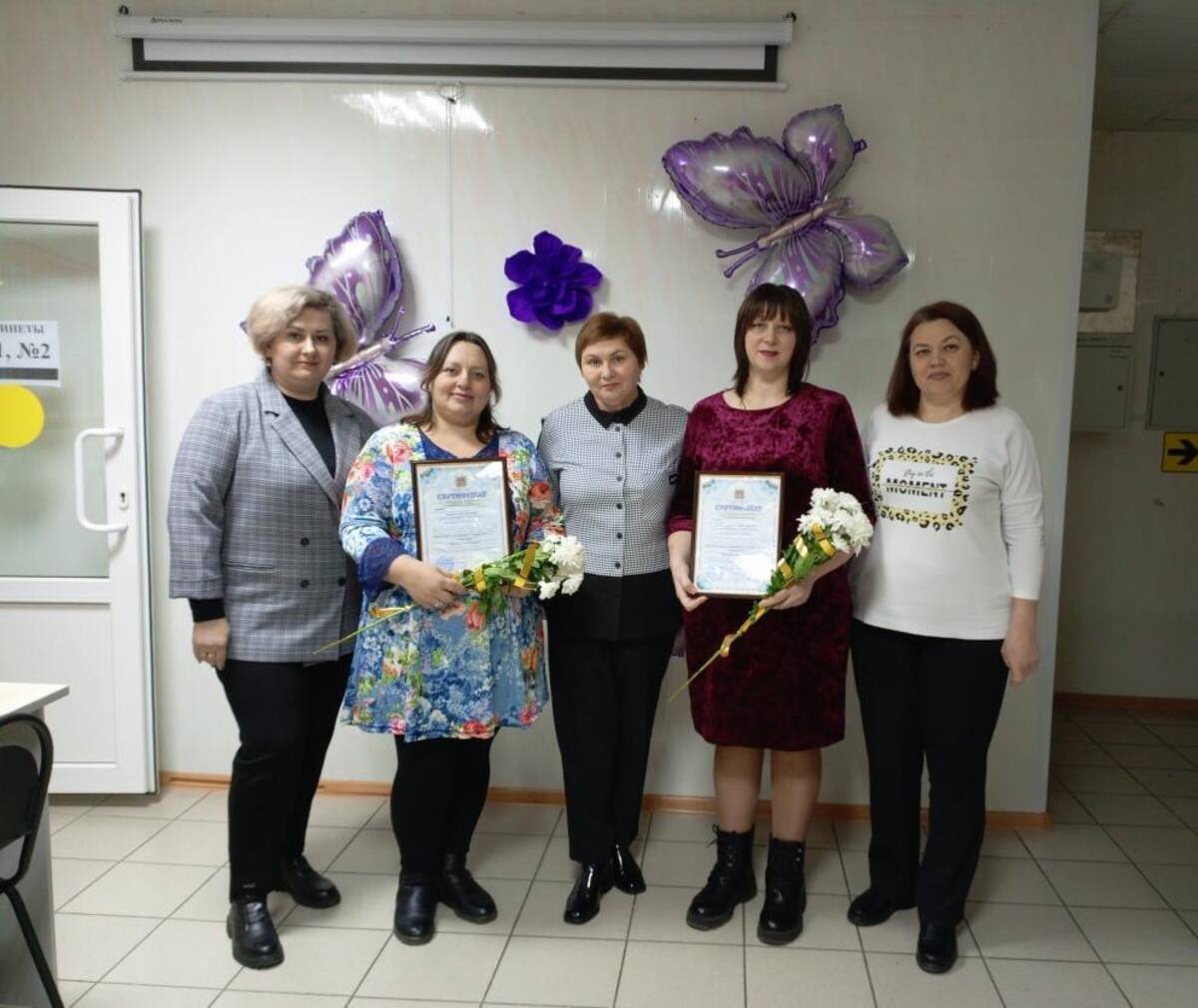 В Брасовском районе троим многодетным мамам вручили сертификаты на областной материнский капитал