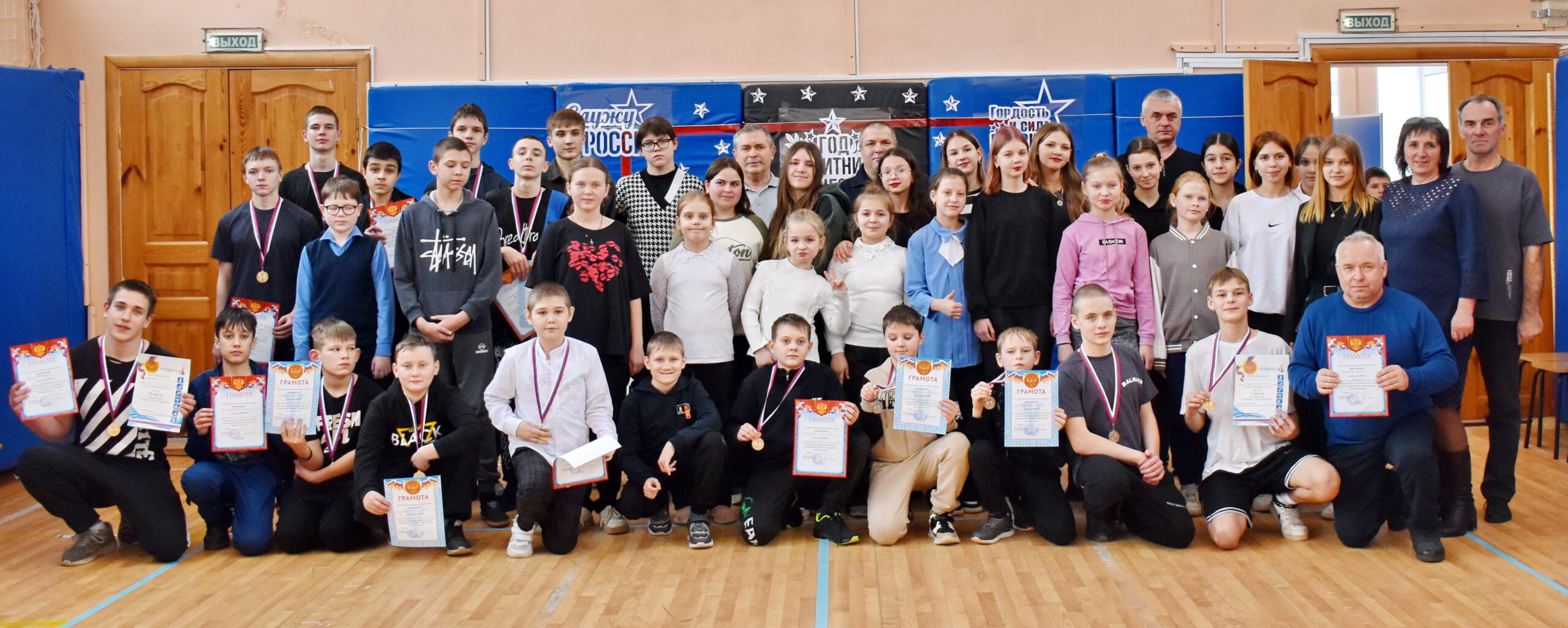 В рамках месячника оборонно-массовой и спортивной работы, посвящённого Году Защитника Отечества, в Нивнянской школе прошла военно-спортивная игра «Победа»