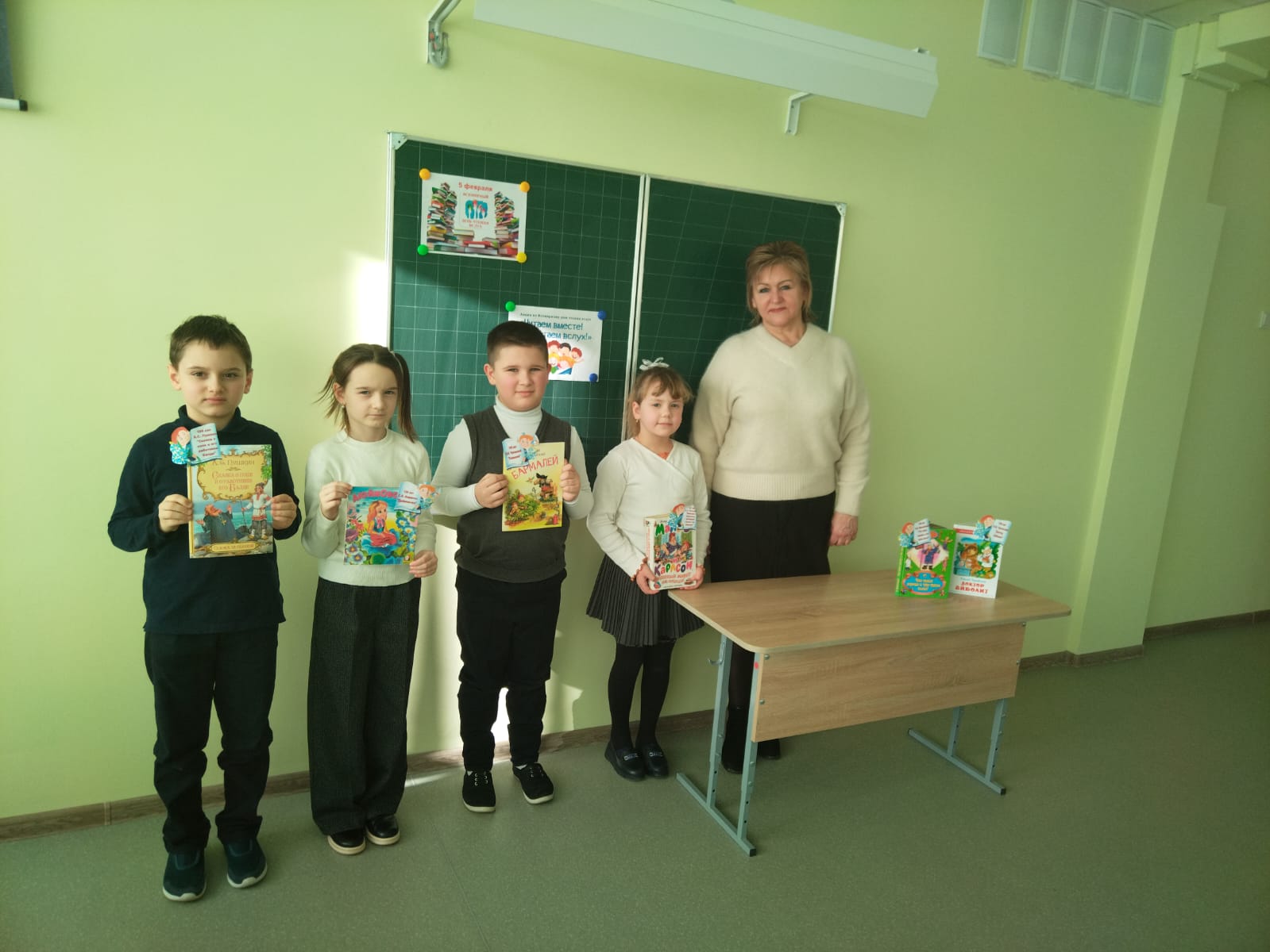 Суражская городская детская библиотека провела акцию «Читай и становись умней».