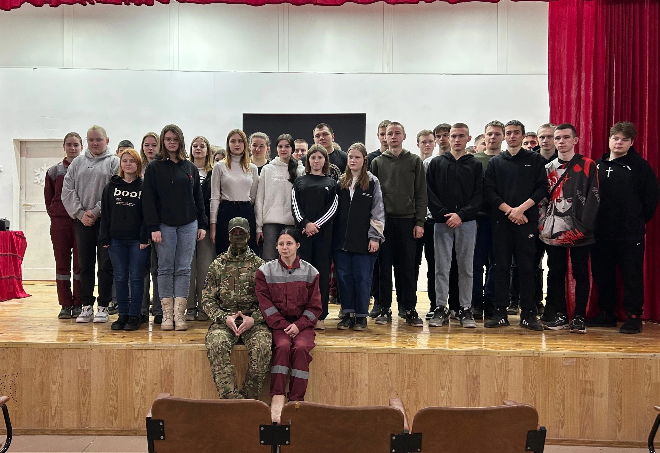  В Суражском промышленно-аграрном техникуме состоялось мероприятие под названием «Встреча с мужеством»