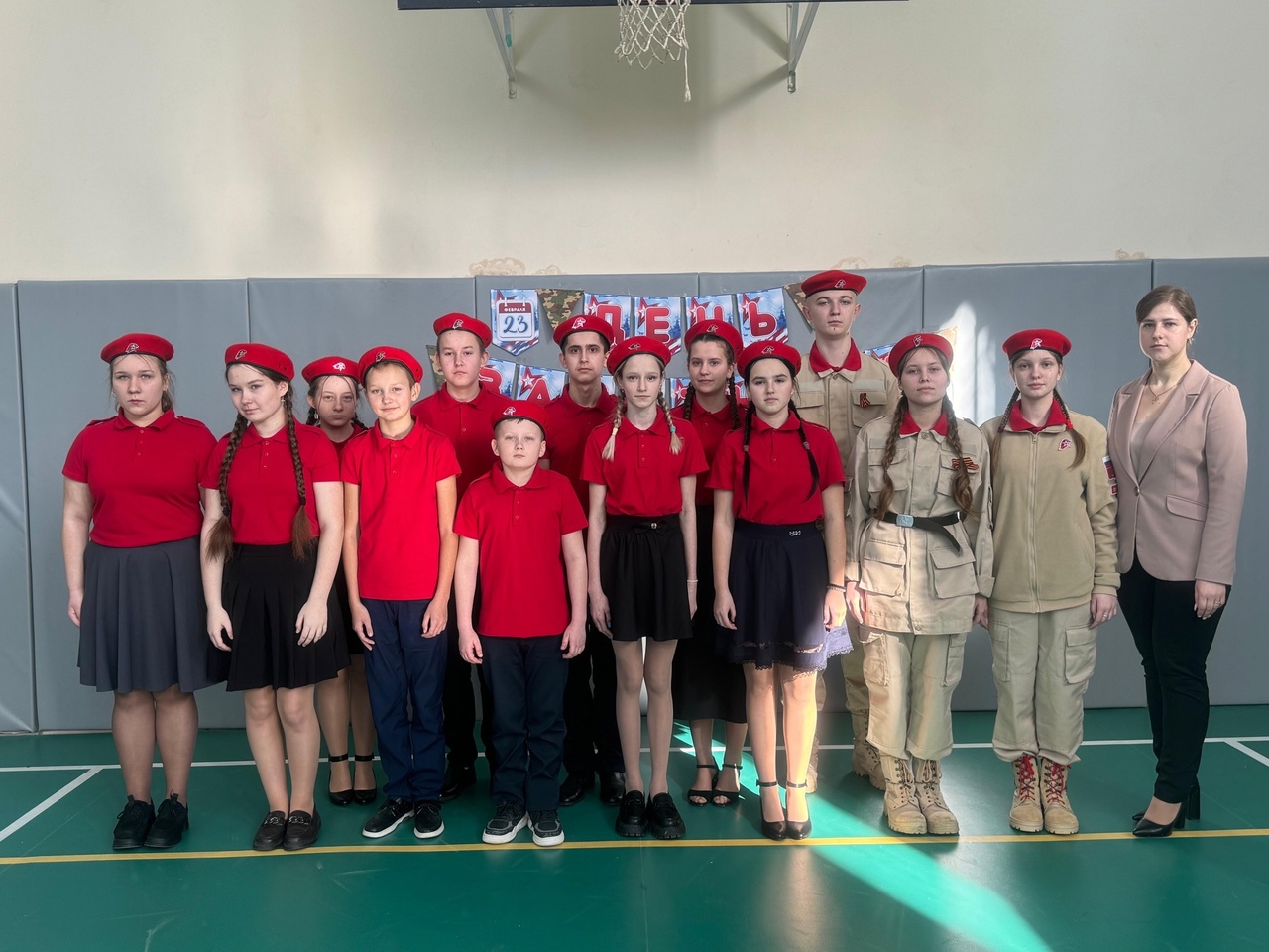 В преддверии празднования Дня защитника Отечества во Влазовичской школе состоялось закрытие месячника оборонно-массовой и военно-патриотической работы