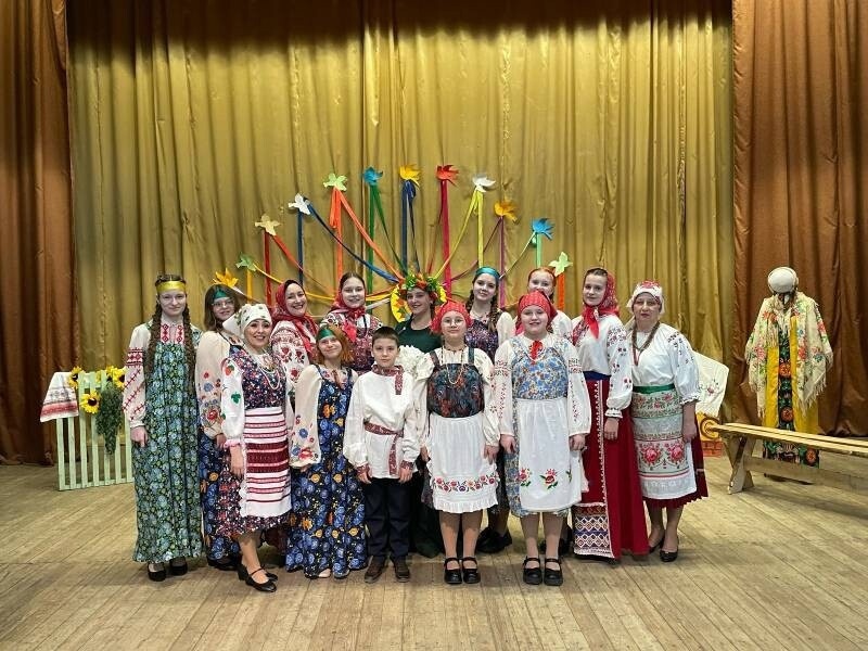 В районном Центре культуры в рамках проекта «Пушкинская карта прошло» познавательно-развлекательное мероприятие «Как на Масленой неделе»