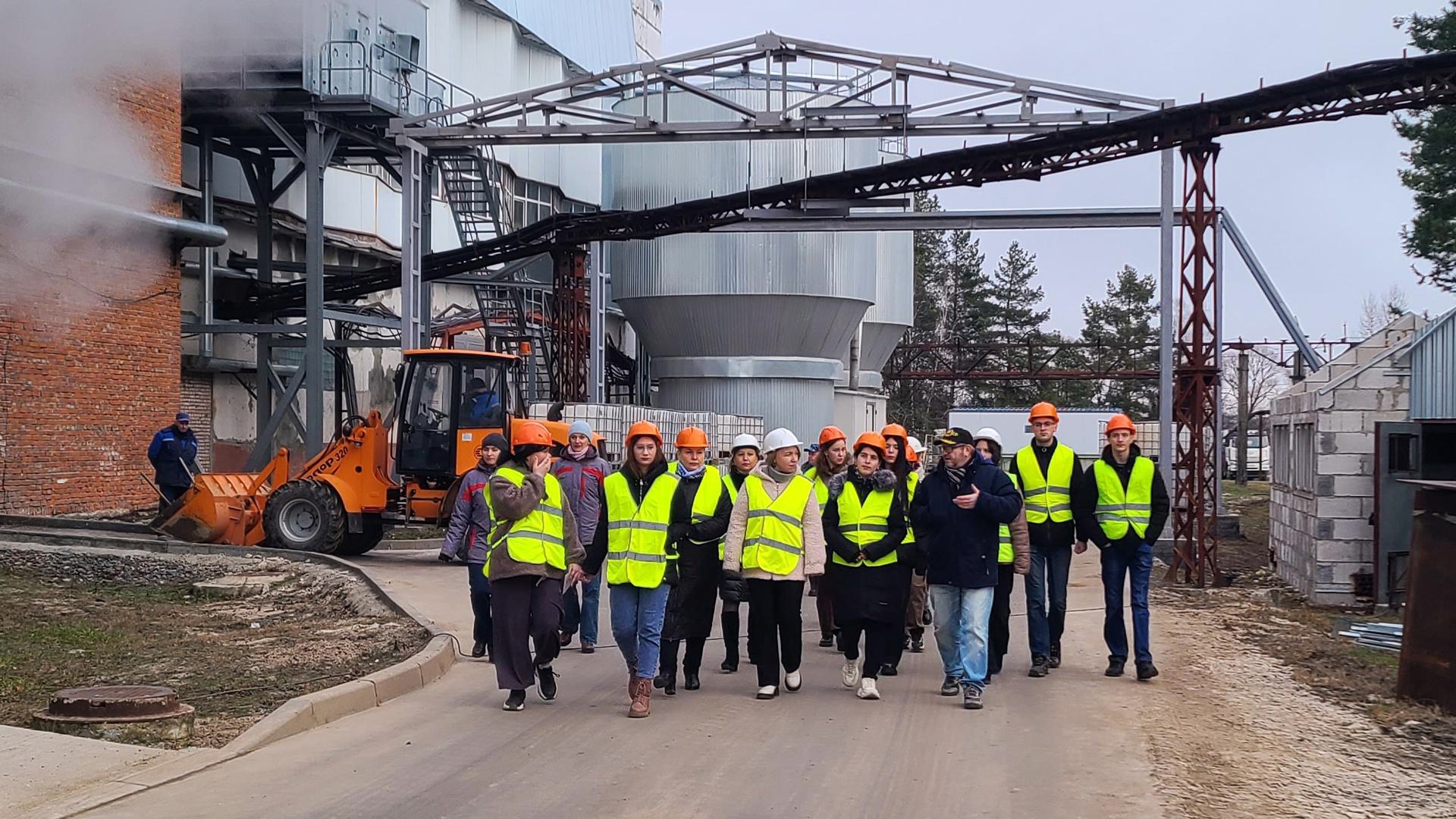 На АО «Пролетарий» состоялась познавательная экскурсия для студентов первого курса Суражского промышленно-аграрного техникум