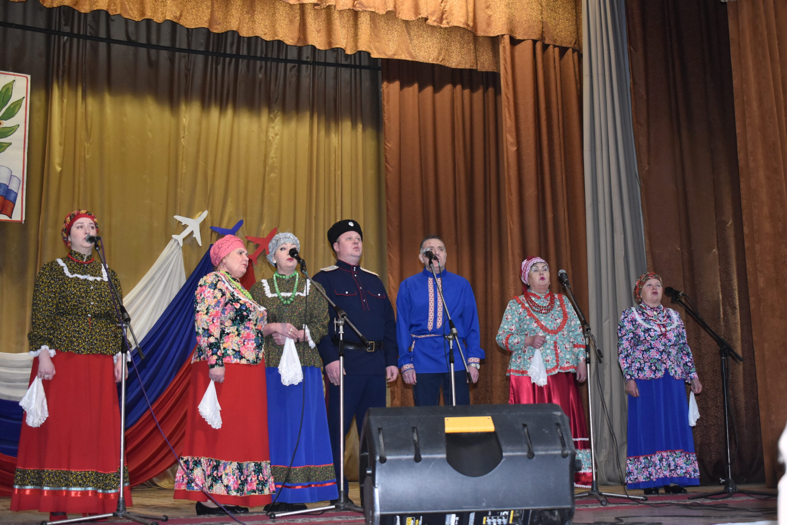 В Суражском районном центре культуры прошел  праздничный концерт, посвященный Дню Защитника Отечества