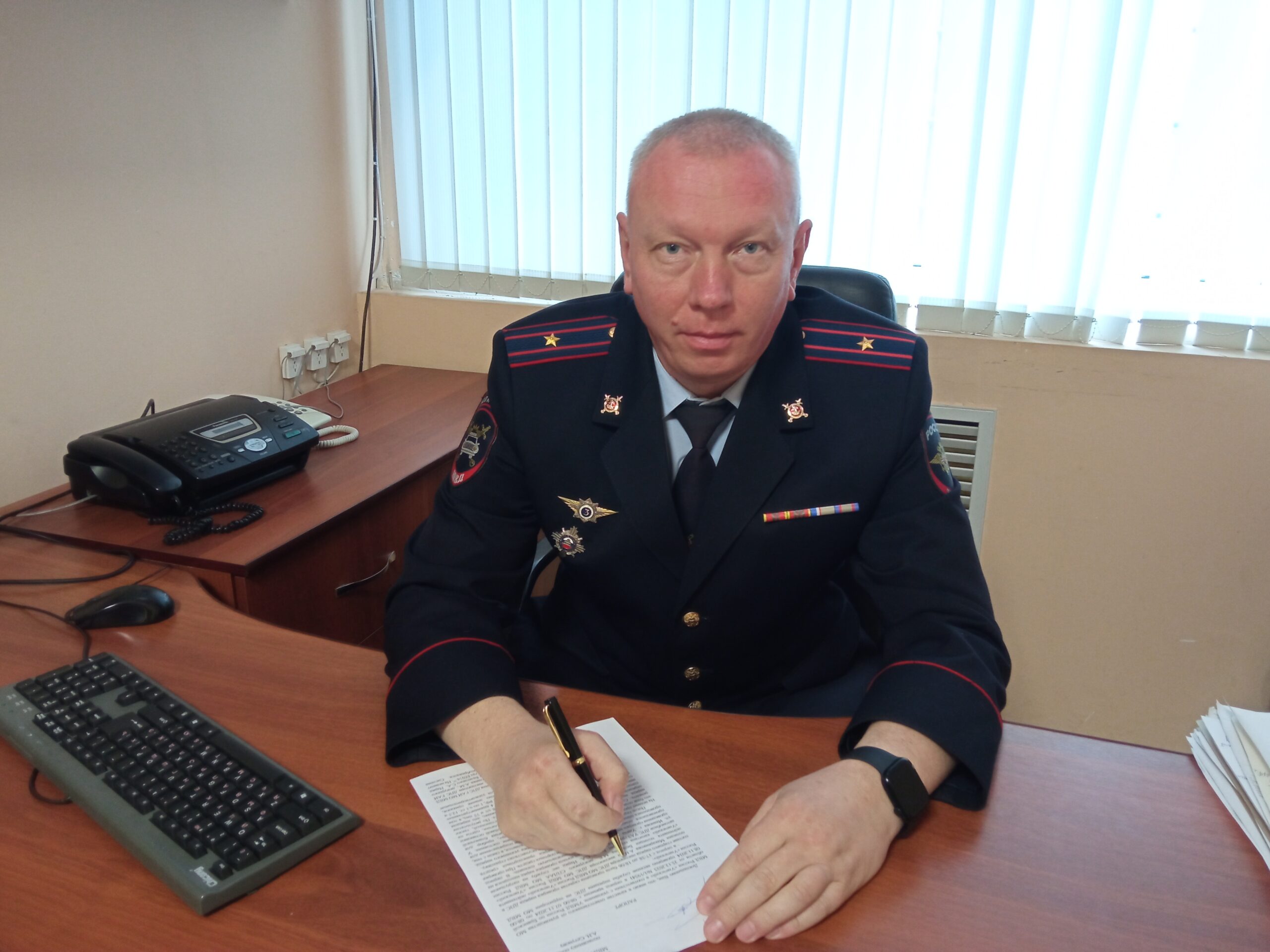 Начальник отделения Госавтоинспекции МО МВД России «Унечский» Александр Демишов провел рабочую встречу с представителями районных СМИ