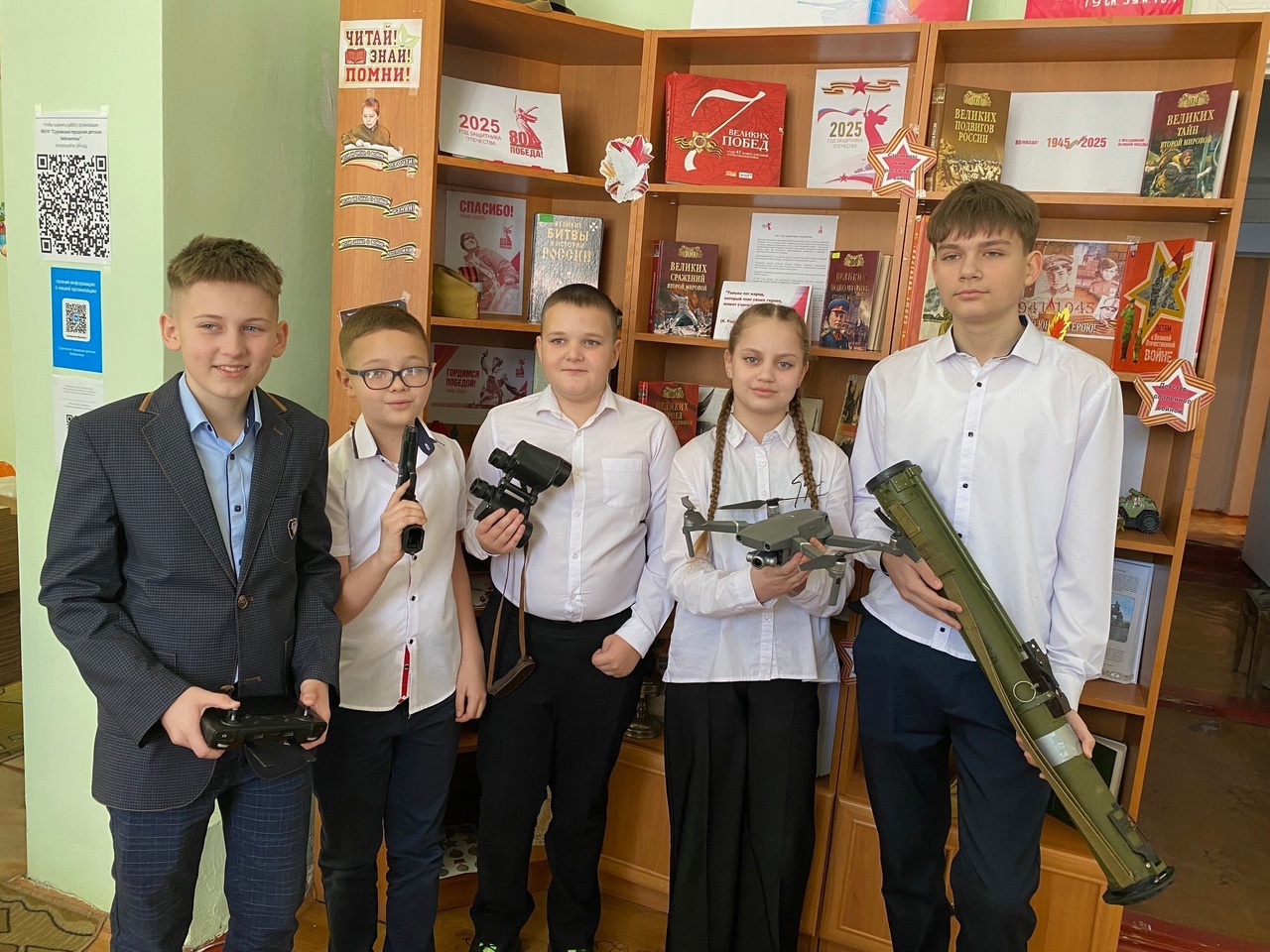 В Суражской городской детской библиотеке прошел праздник «Будем Родине служить»