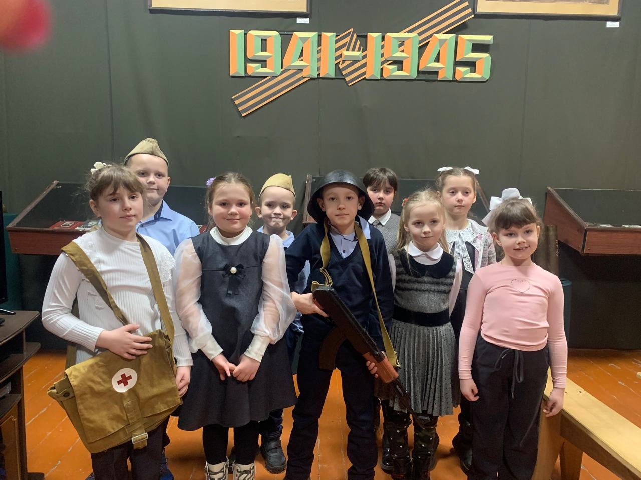 Обучающиеся Суражской школы №2 побывали на экскурсии в Суражском краеведческом музее