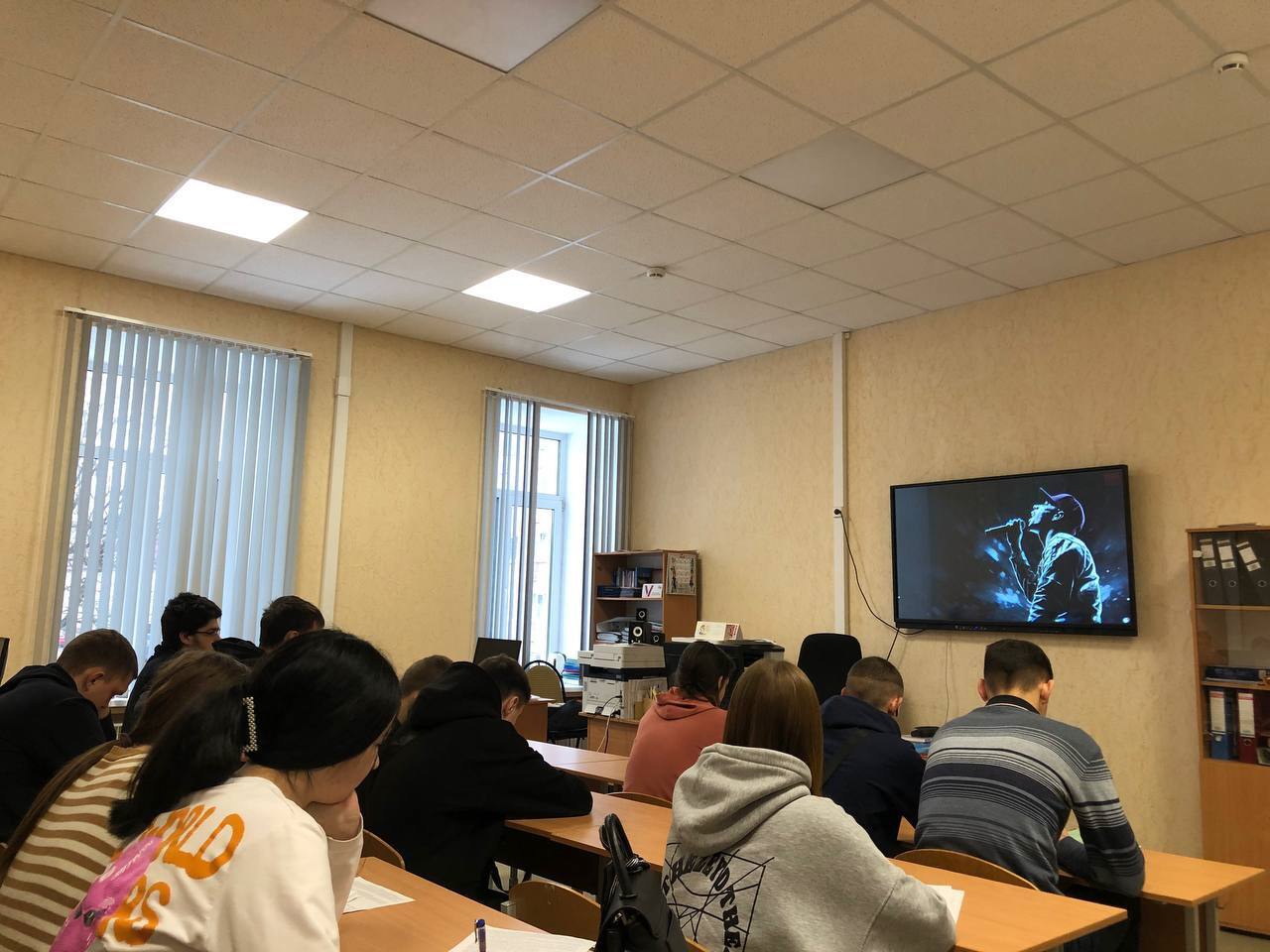 В Суражском промышленно-аграрном  техникуме педагогом-психологом был проведён классный час, посвященный Международному дню борьбы с наркоманией и незаконным оборотом наркотиков