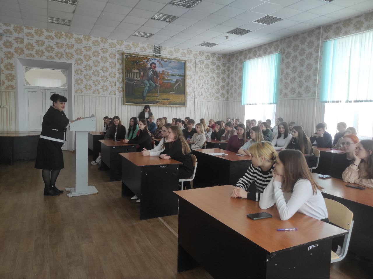 В Суражском педколледже прошла традиционная встреча директора учебного заведения со студентами