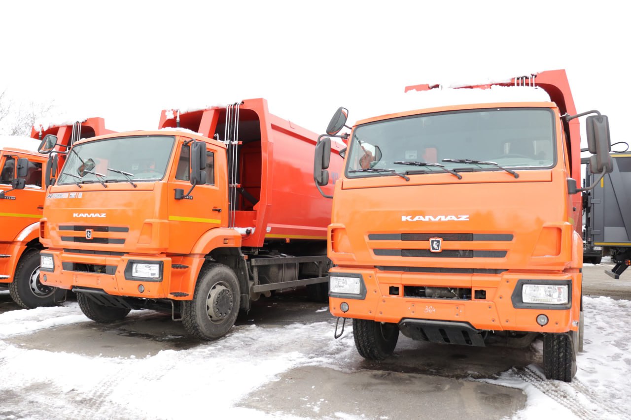 В рамках работ по улучшению городской среды, поддержанию чистоты и порядка, а также ремонту дорог и инженерных систем модернизируется специализированные машины, предназначенные для коммунальных служб
