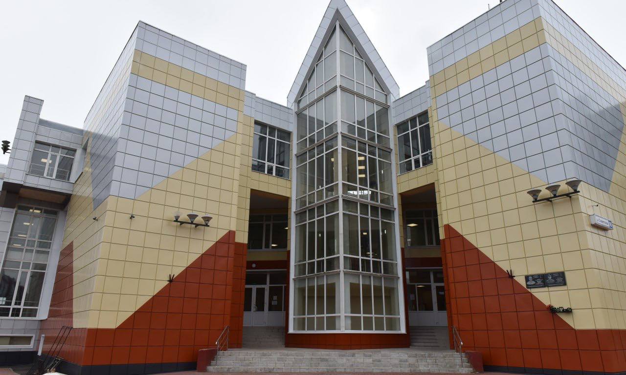 В 2020 году в главном корпусе Брянского городского лицея №1 имени А. С. Пушкина начались работы по капитальному ремонту