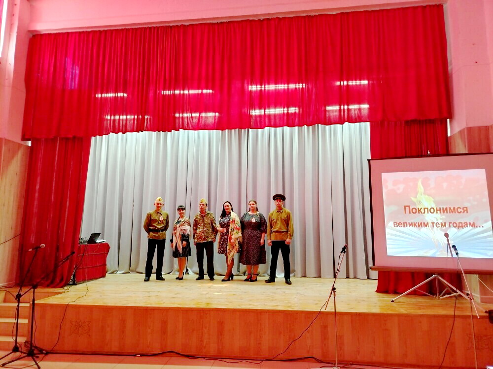 В Суражском промышленно-аграрном техникуме прошел концерт «Песни, опаленные войной», посвященный патриотическому воспитанию молодежи